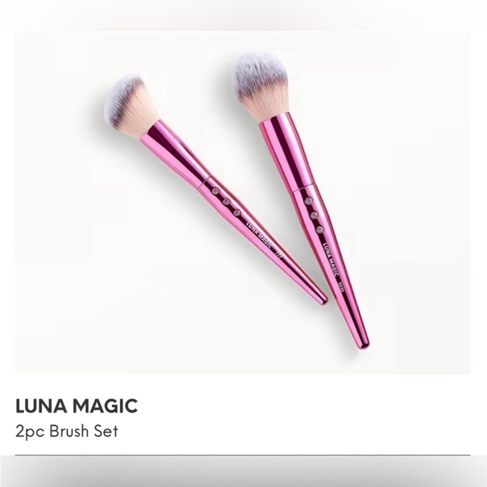 Luna Magic Luxury Luxury Brushes Set of Two NEW
